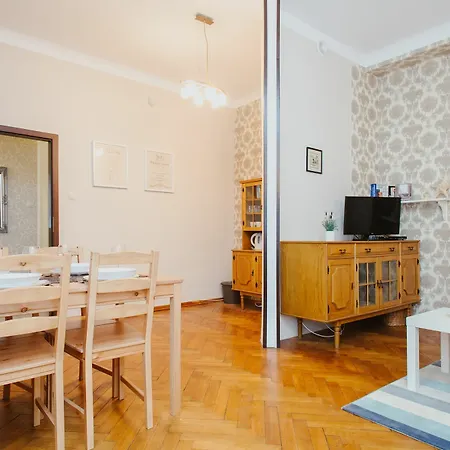 Shortstaypoland Sienna * Warsaw