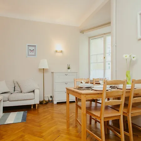 Daire Shortstaypoland Sienna *